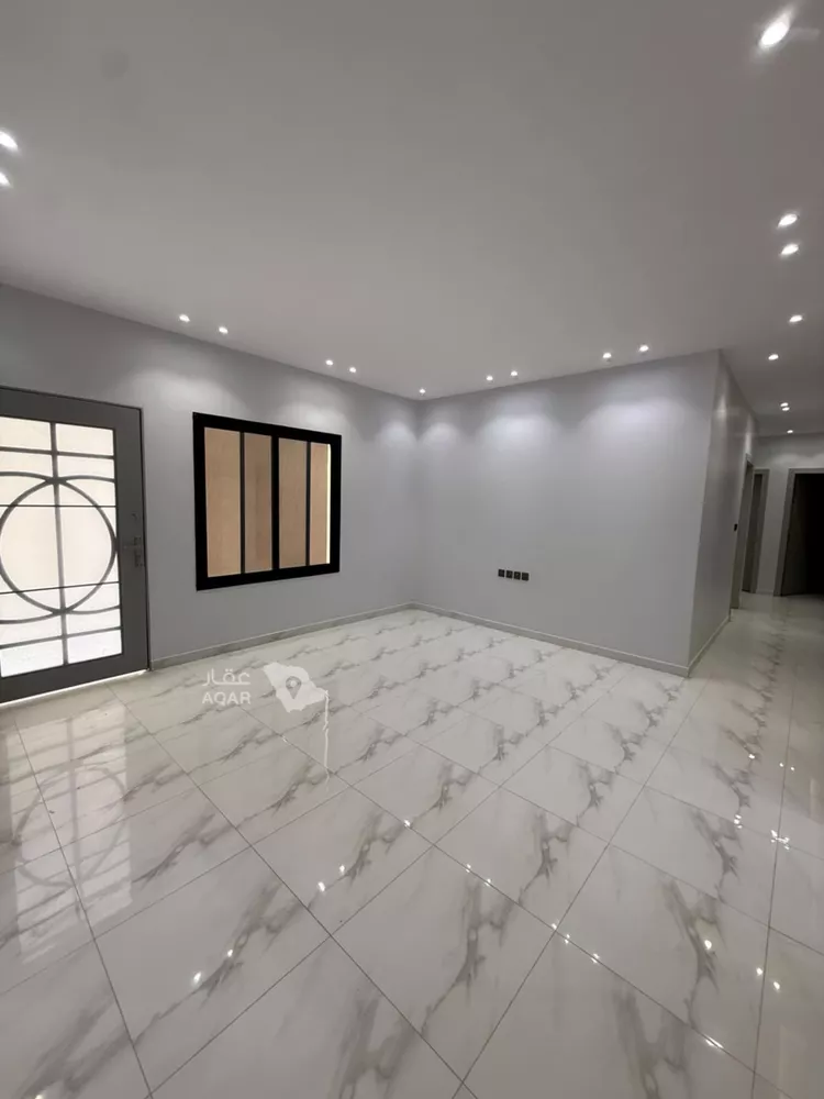 دور للبيع في شارع شاهين, حي العزيزية, مدينة الرياض, منطقة الرياض 7