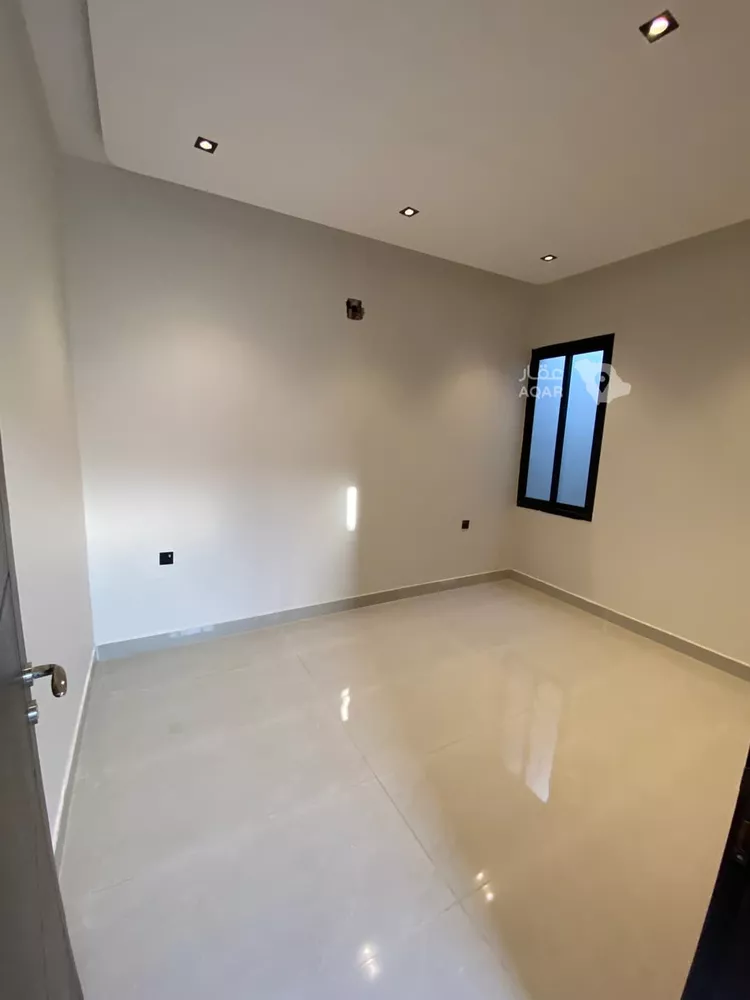 شقة للبيع في شارع طريق العزيزيه, حي طيبة, مدينة الرياض, منطقة الرياض 8
