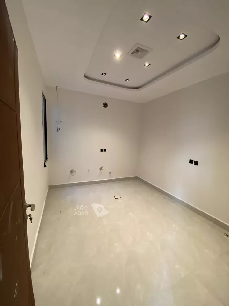 شقة للبيع في شارع طريق العزيزيه, حي طيبة, مدينة الرياض, منطقة الرياض 7
