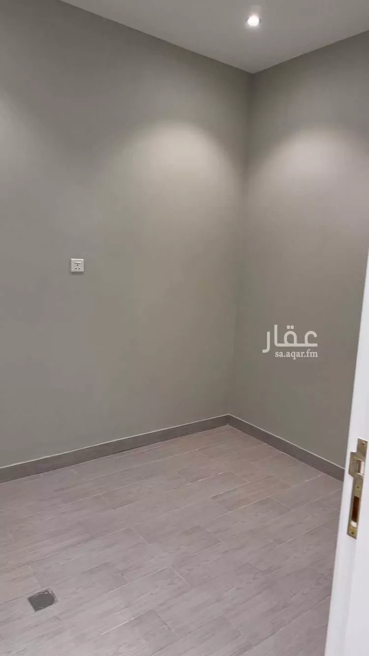 شقة للإيجار في شارع سبرة بن معبد, حي الإسكان, مدينة خميس مشيط, منطقة عسير صورة 2