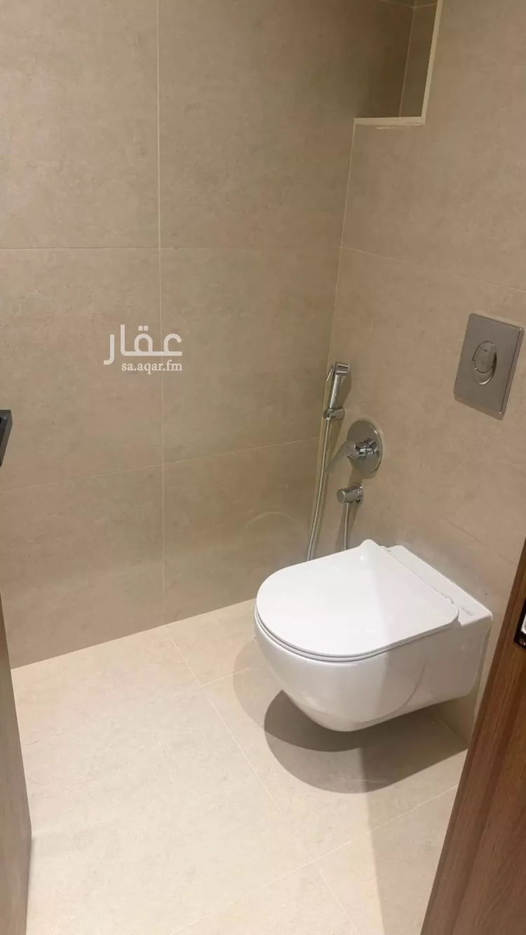 شقة للإيجار في شارع الالمعي, حي البندرية, مدينة الخبر, المنطقة الشرقية 14