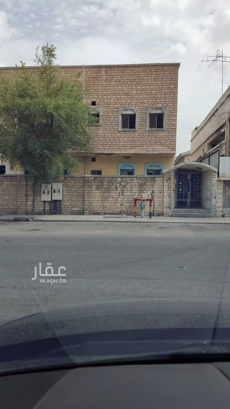 عمارة للبيع في شارع انيس بن جناده ، حي البادية ، الدمام ، الدمام