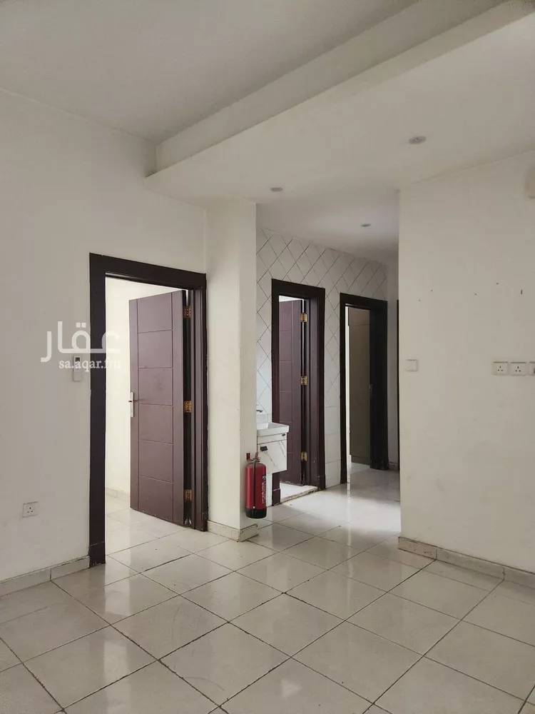 عمارة للإيجار في شارع الخطيب بن تيمية, حي العود, مدينة الرياض, منطقة الرياض 8