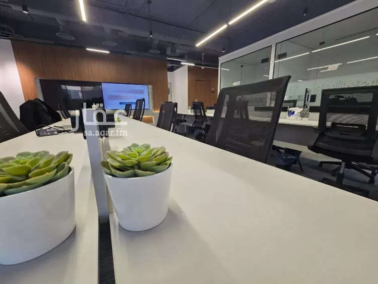 مكتب تجاري للإيجار في شارع سعود بن عبدالعزيز بن محمد الفرعي, حي التعاون, مدينة الرياض, منطقة الرياض صورة 5