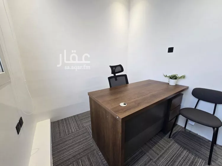 مكتب تجاري للإيجار في شارع سعود بن عبدالعزيز بن محمد الفرعي, حي التعاون, مدينة الرياض, منطقة الرياض صورة 4