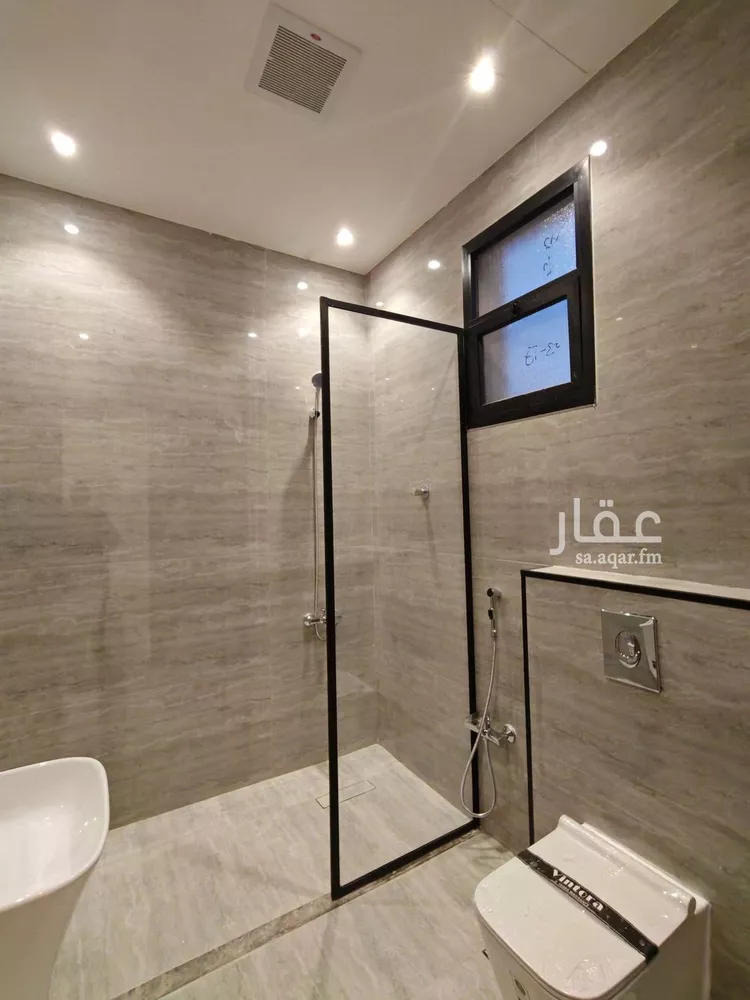 Floor for Sale in Riyadh Ar Rimal 7