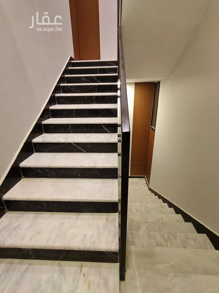 Floor for Sale in Riyadh Ar Rimal 11