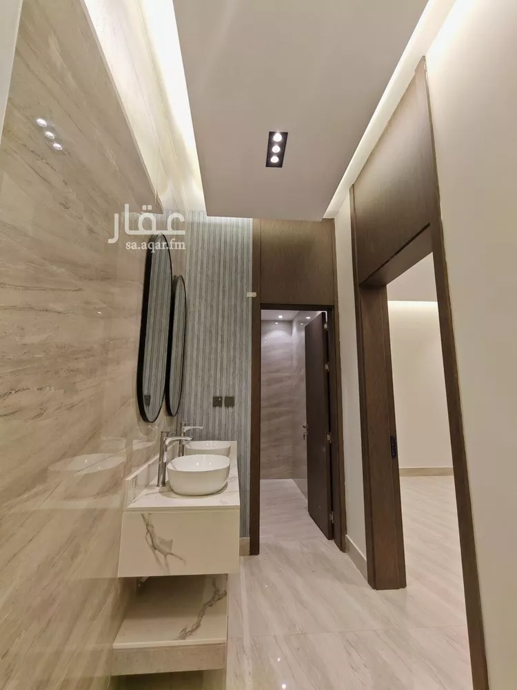 فيلا للبيع في شارع أبي الكرم العكبري, حي المونسية, مدينة الرياض, منطقة الرياض 12