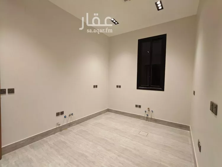 Floor for Sale in Riyadh Ar Rimal 17