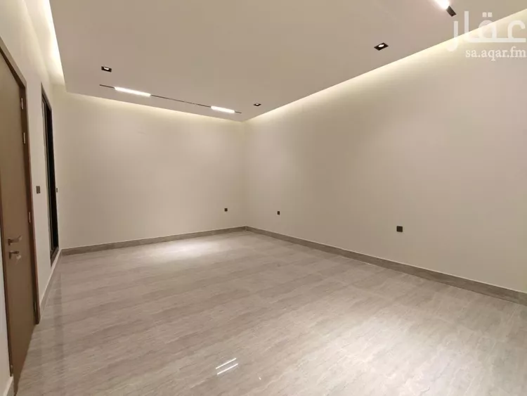 Floor for Sale in Riyadh Ar Rimal 13