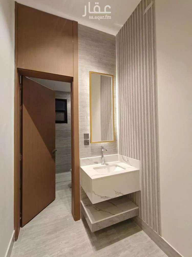 Floor for Sale in Riyadh Ar Rimal 16
