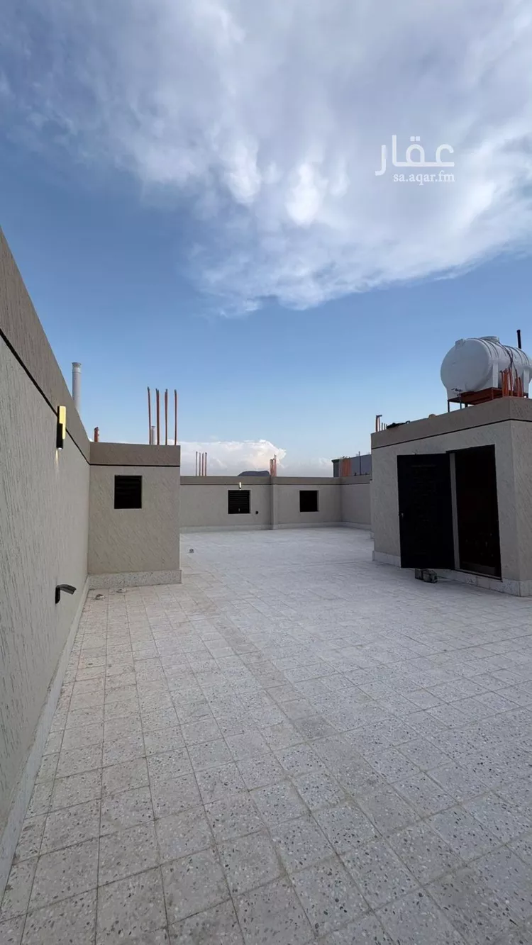 Floor for Sale in Medina As Sikkah Al Hadid 11