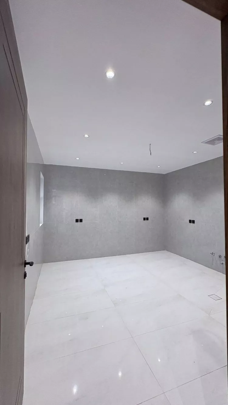 Floor for Sale in Medina Ad Difa 7