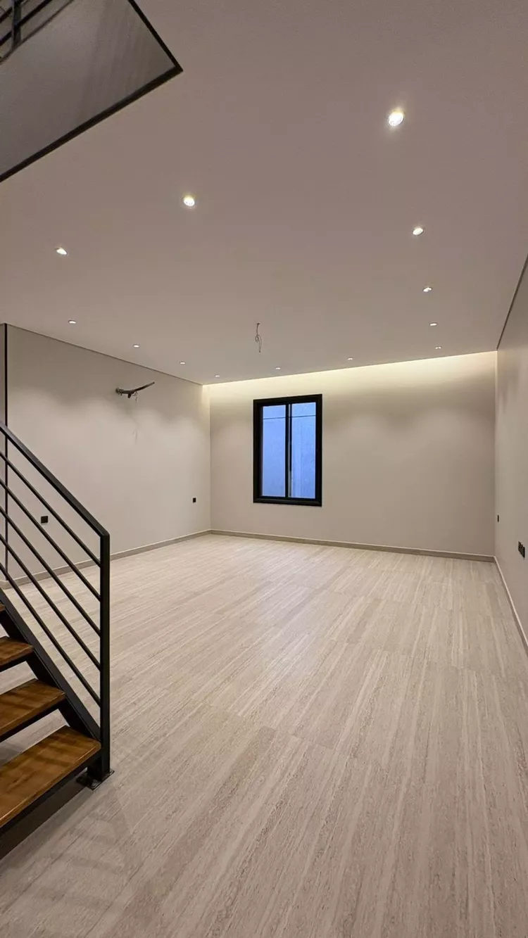 شقة للبيع في شارع عمرو ابن عبيدالله الحضرمي, حي الدفاع, مدينة المدينة المنورة, منطقة المدينة المنورة 1 صورة