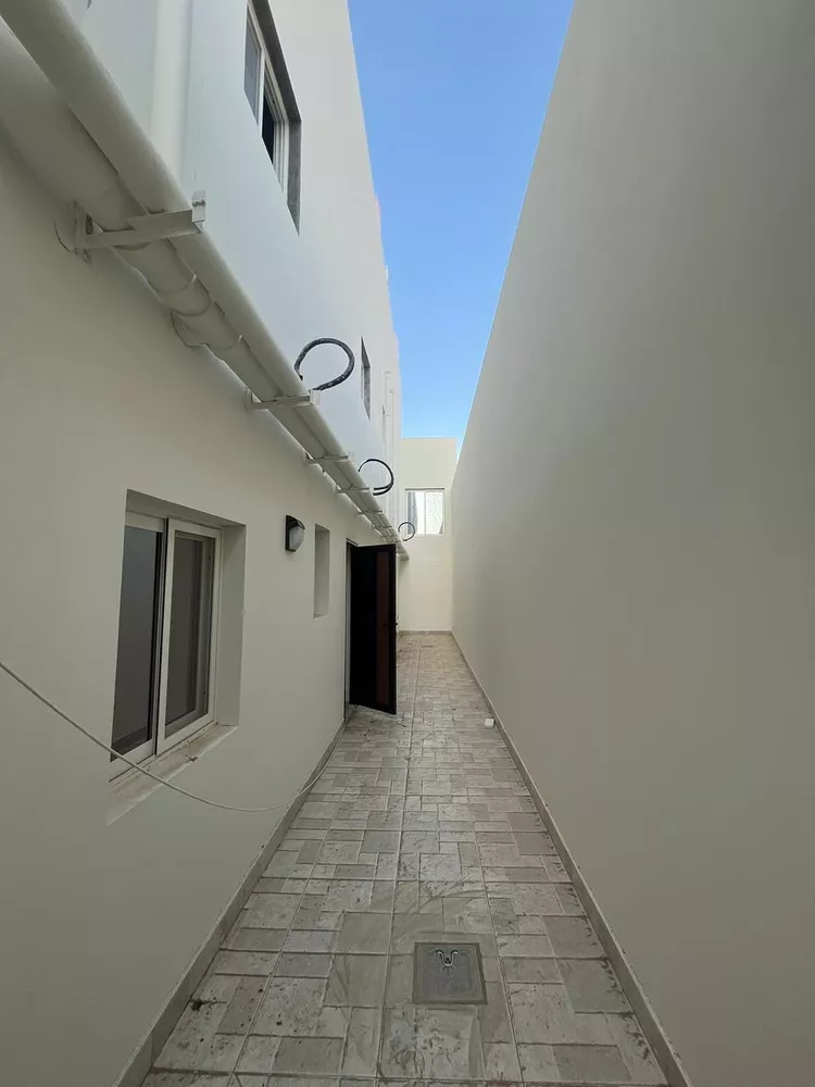 عمارة للبيع في شارع محمد بن علي الخياط, حي الصناعية, مدينة المدينة المنورة, منطقة المدينة المنورة 7