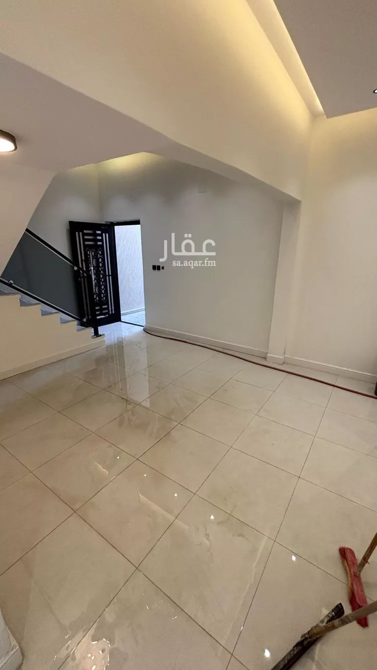 دور للبيع في شارع ابن شاهين, حي الدفاع, مدينة المدينه المنوره, منطقة المدينة المنورة صورة 4
