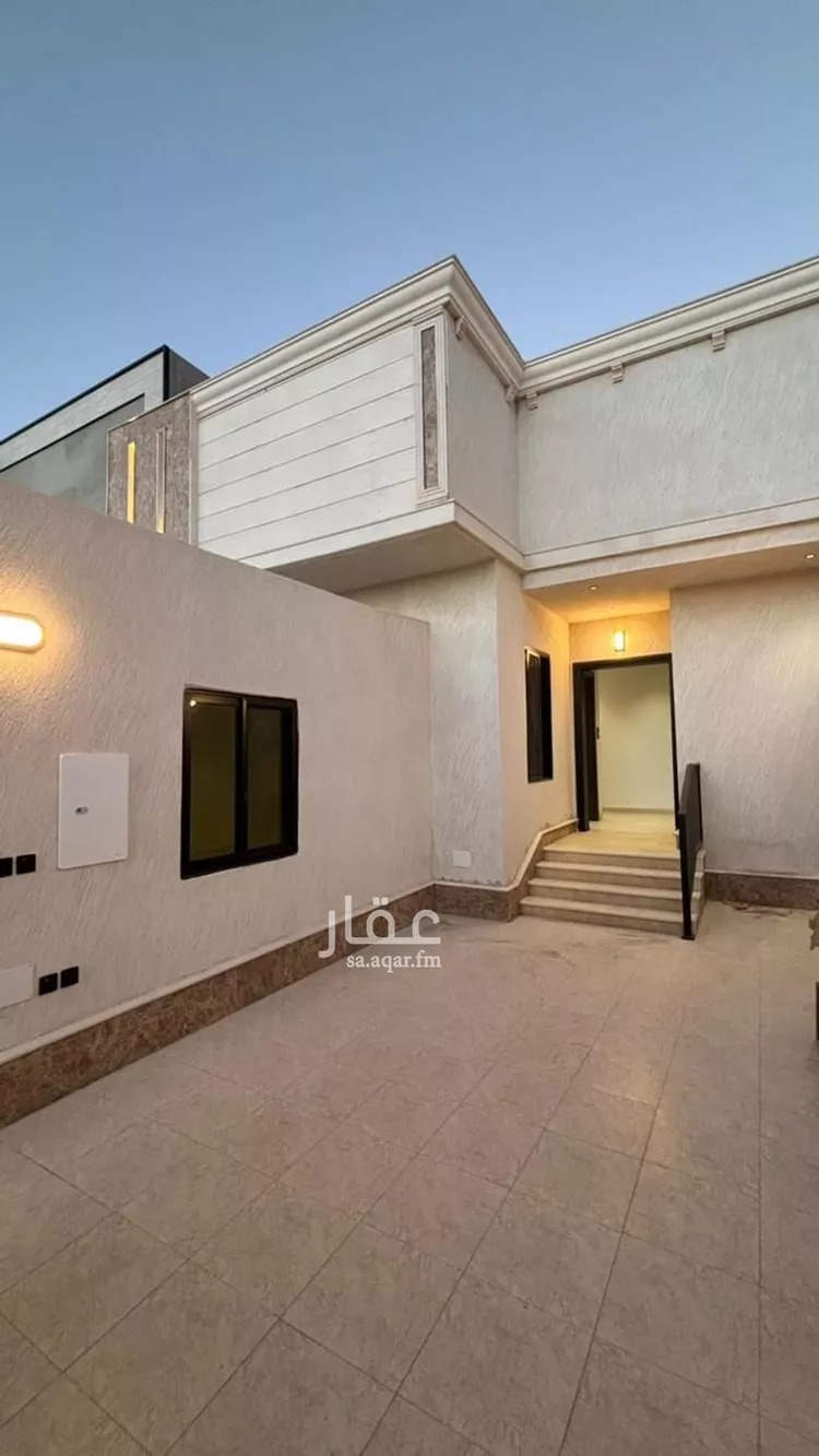 دور للبيع في شارع الحسين بن ذكوان العوذي, حي نبلاء, مدينة المدينة المنورة, منطقة المدينة المنورة