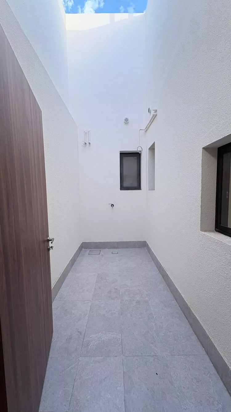 Floor for Sale in Medina An Naqs 12