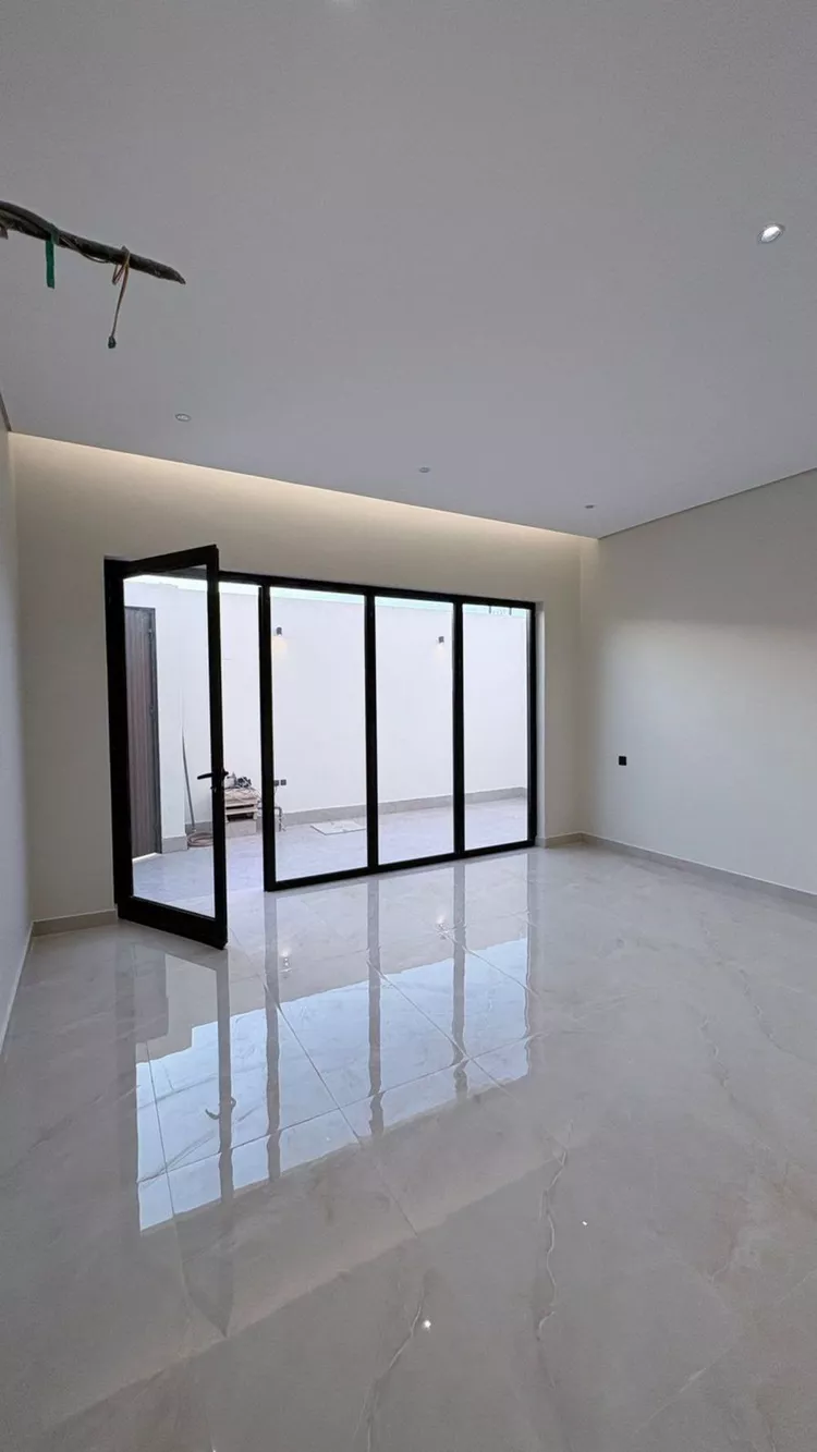 Floor for Sale in Medina An Naqs 11
