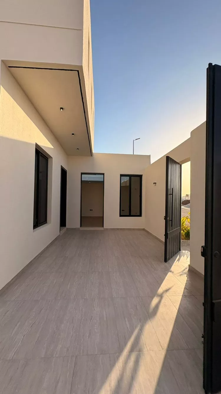 Floor for Sale in Medina Al Jassah