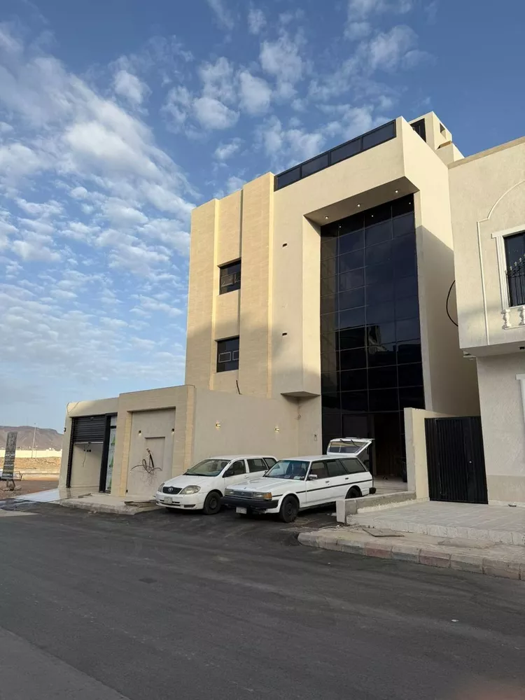 عمارة للبيع في شارع الحارث ابن جندب, حي شوران, مدينة المدينة المنورة, منطقة المدينة المنورة