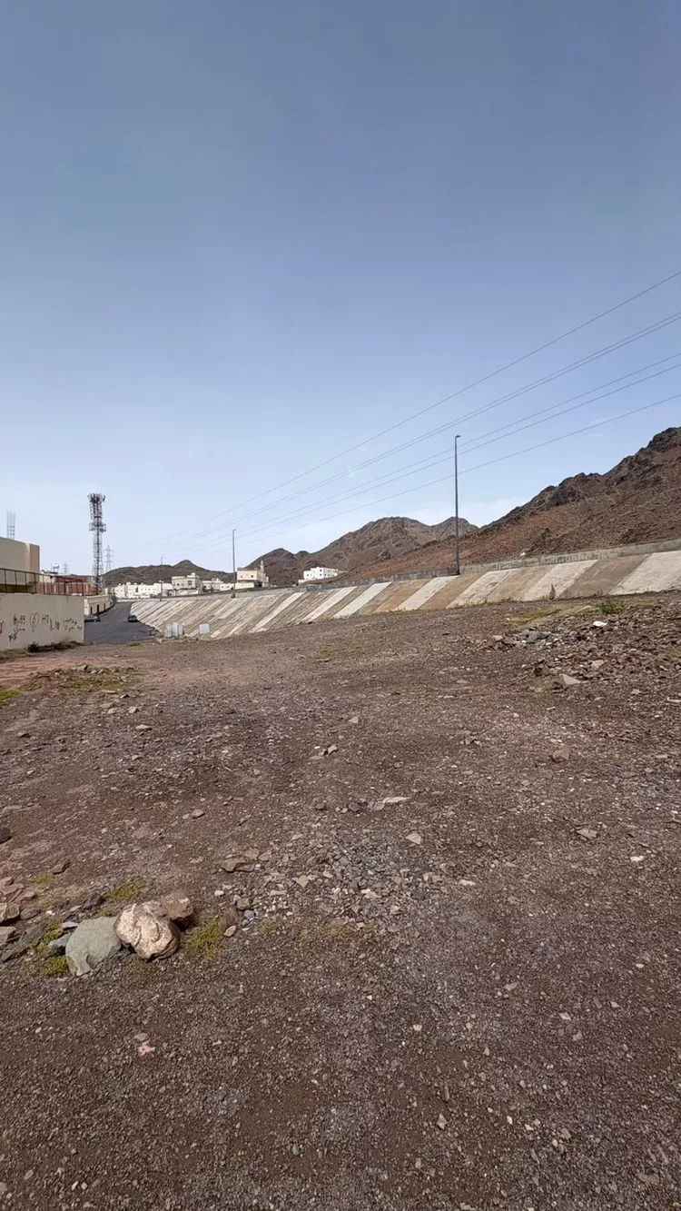 أرض للبيع في شارع عبدالملك ابن مروان, حي الزهرة, مدينة المدينة المنورة, منطقة المدينة المنورة صورة 2