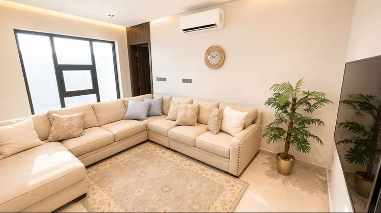 فيلا للبيع في شارع سليم بن حيان الهذلي, حي شوران, مدينة المدينة المنورة, منطقة المدينة المنورة صورة 3
