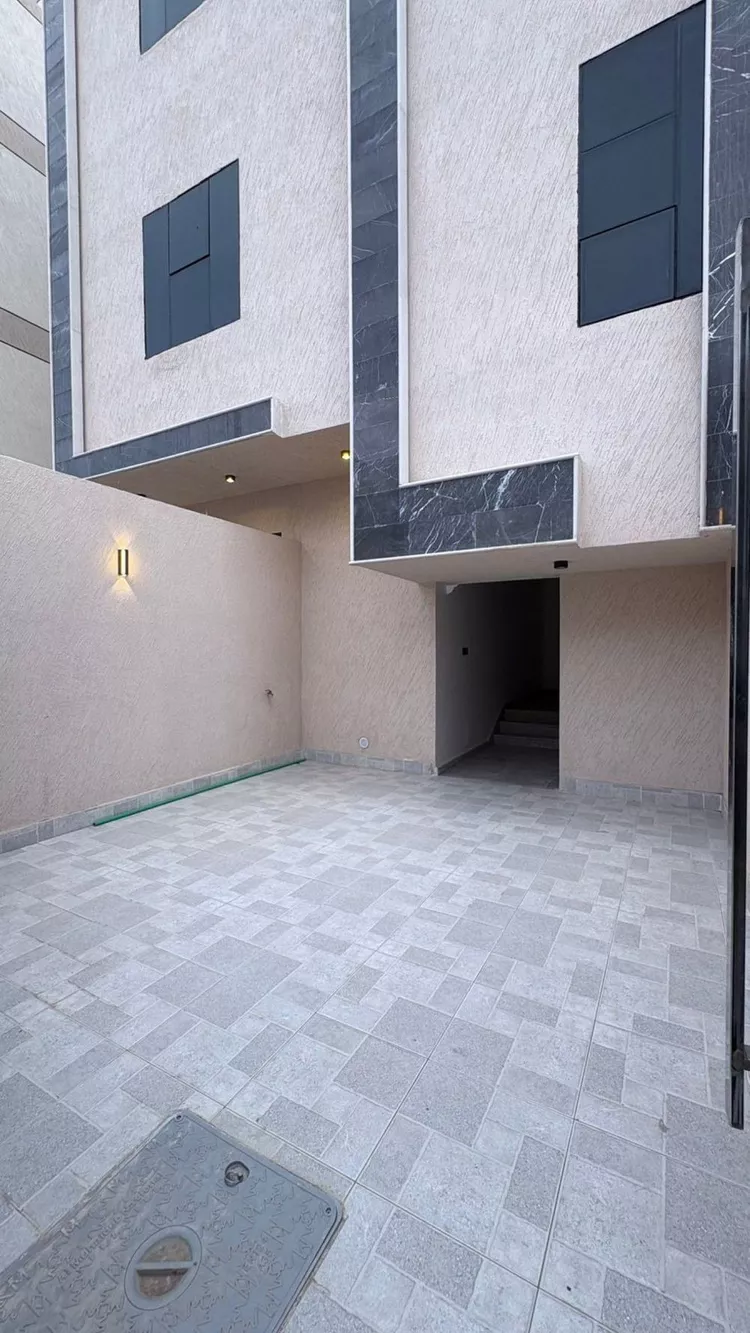 Floor for Sale in Medina Ad Difa صورة 4