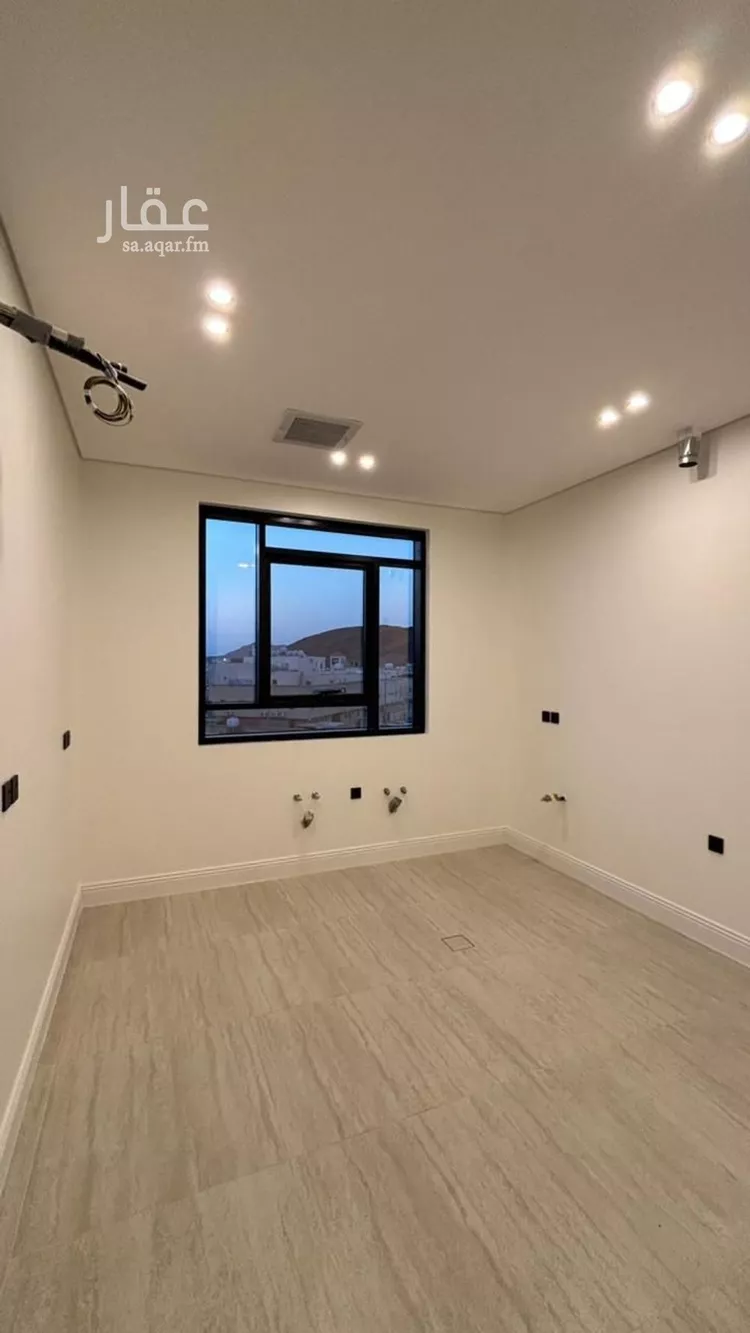 شقة للبيع في شارع عثمان ابن ابراهيم, حي الملك فهد, مدينة المدينة المنورة, منطقة المدينة المنورة صورة 2