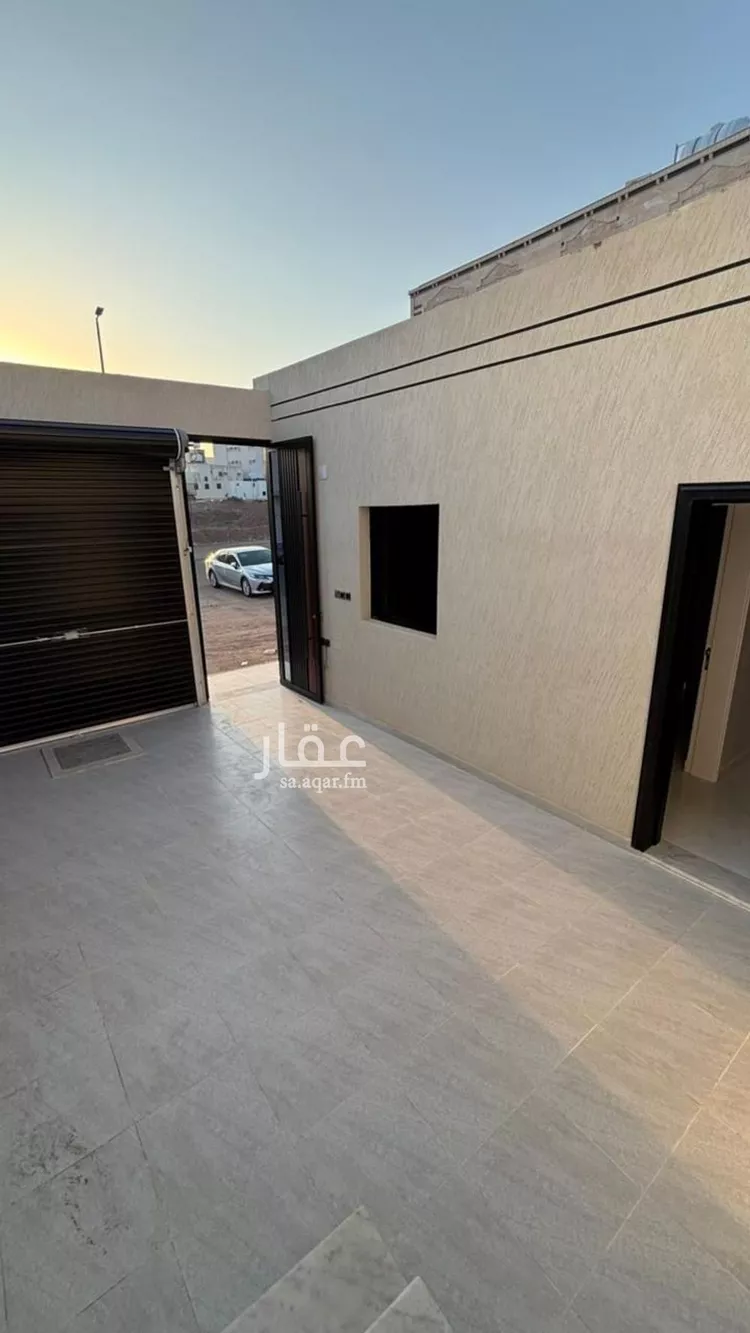Floor for Sale in Medina Abu Kabir