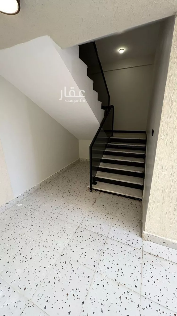 فيلا للبيع في شارع الاسود ابن عبد شمس البلوي, حي شوران, مدينة المدينة المنورة, منطقة المدينة المنورة صورة 2