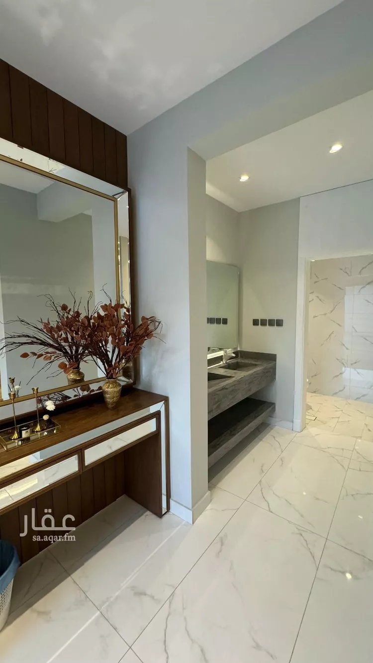 فيلا للبيع في شارع محمد بن المصيصي, حي بنى بياضة, مدينة المدينه المنوره, منطقة المدينة المنورة صورة 2