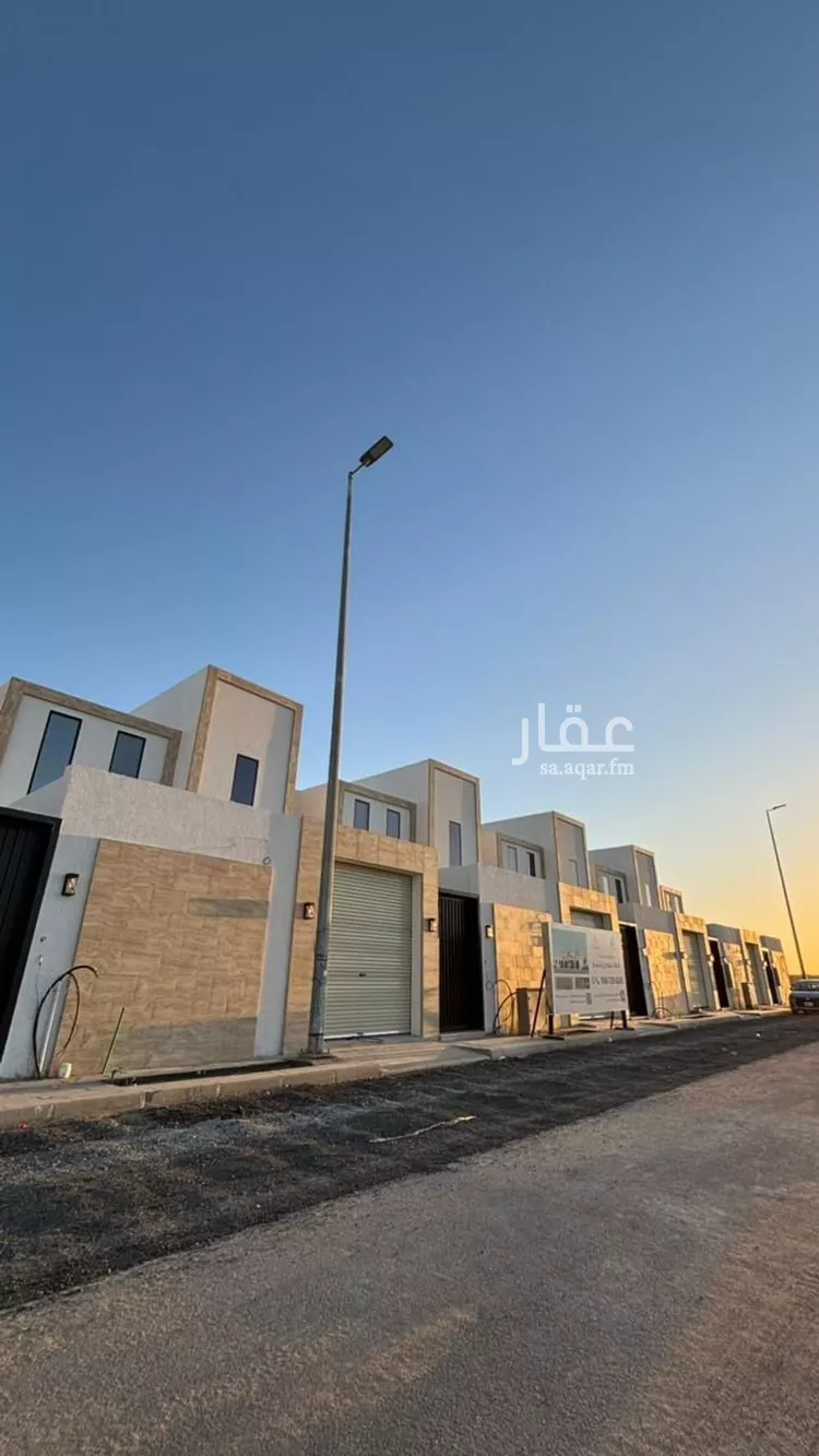 دور للبيع في شارع عبدالملك بن مروان, حي نبلاء, مدينة المدينة المنورة, منطقة المدينة المنورة