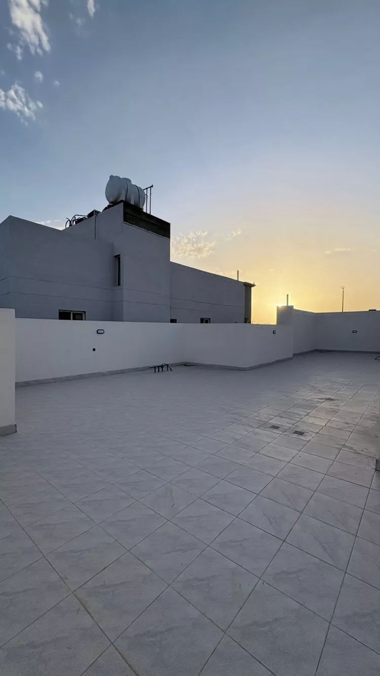 Floor for Sale in Medina An Naqs 8