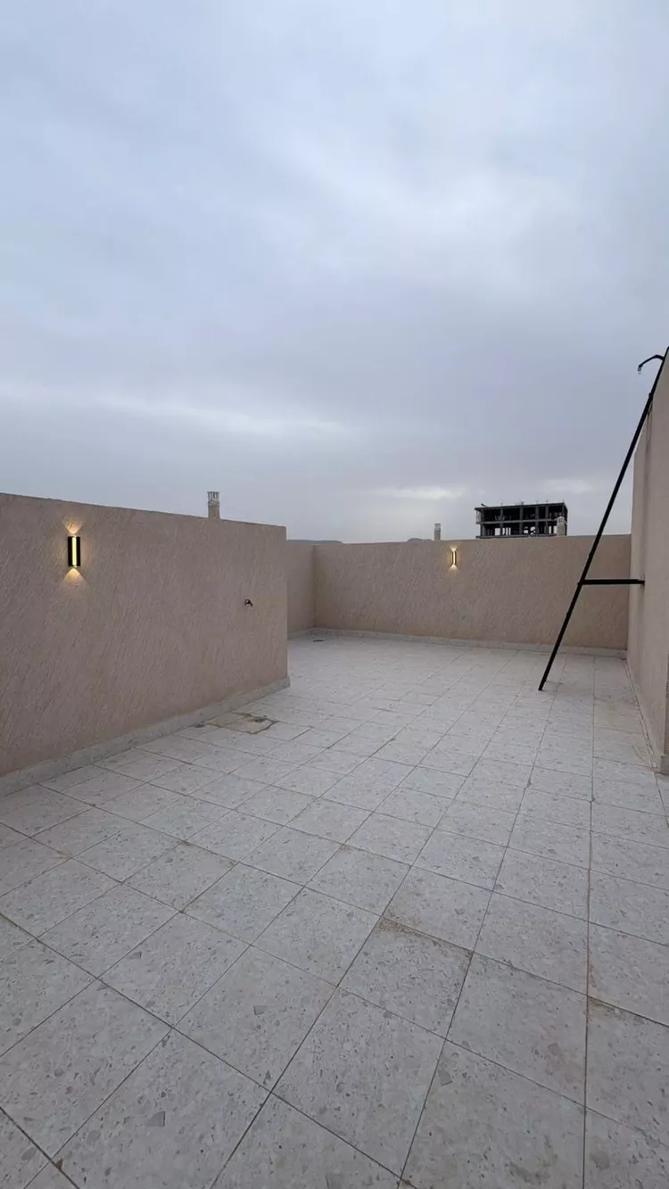 Floor for Sale in Medina Ad Difa 12