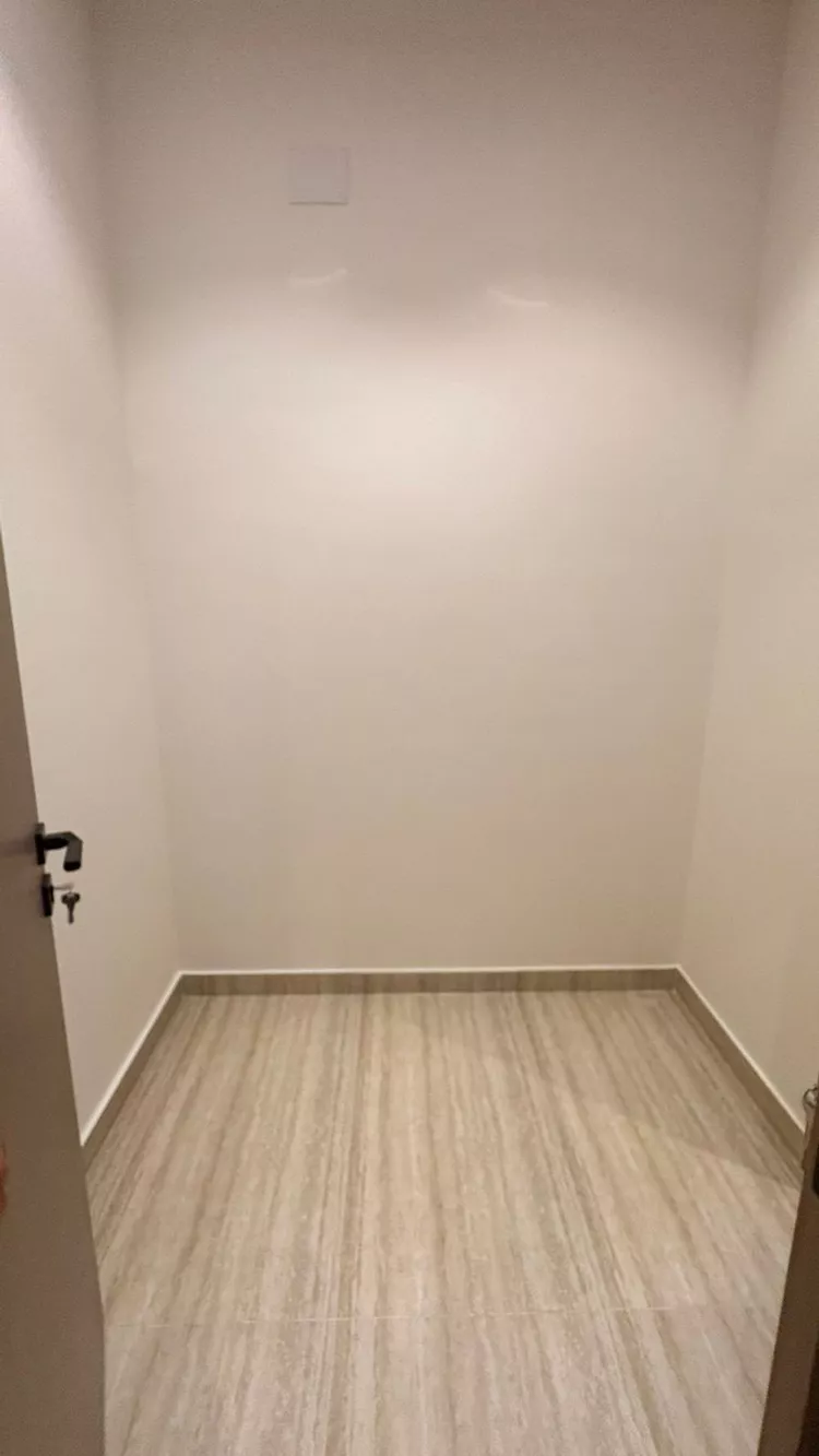 Floor for Sale in Medina Al Jassah 7