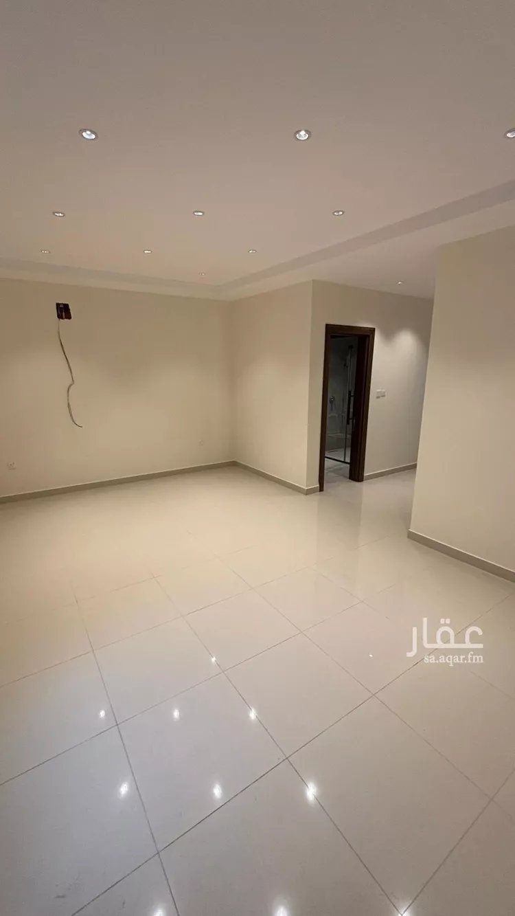 شقة للبيع في شارع محمد بن سهل الصفار, حي الدفاع, مدينة المدينة المنورة, منطقة المدينة المنورة 1 صورة