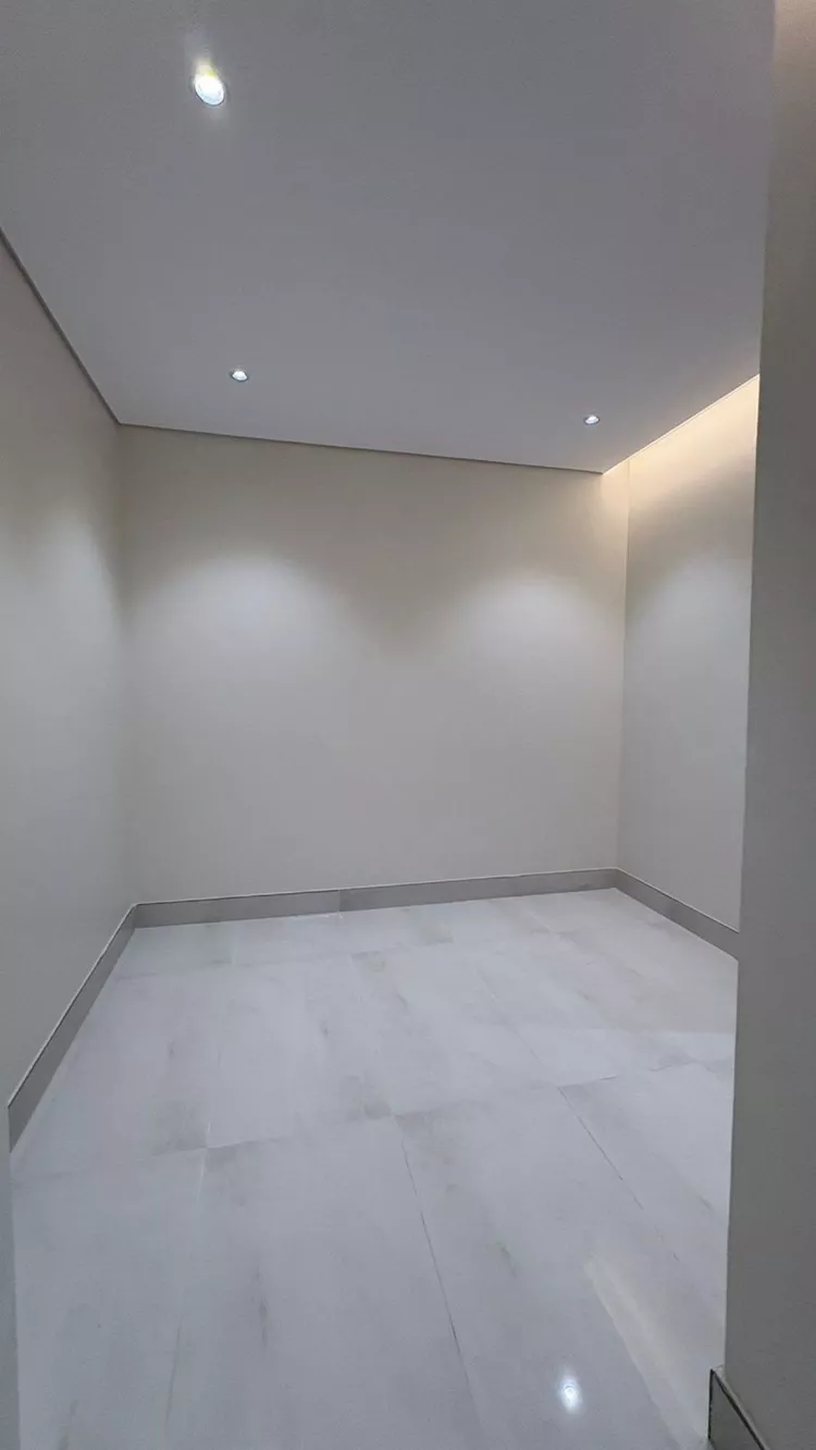 Floor for Sale in Medina Ad Difa 11