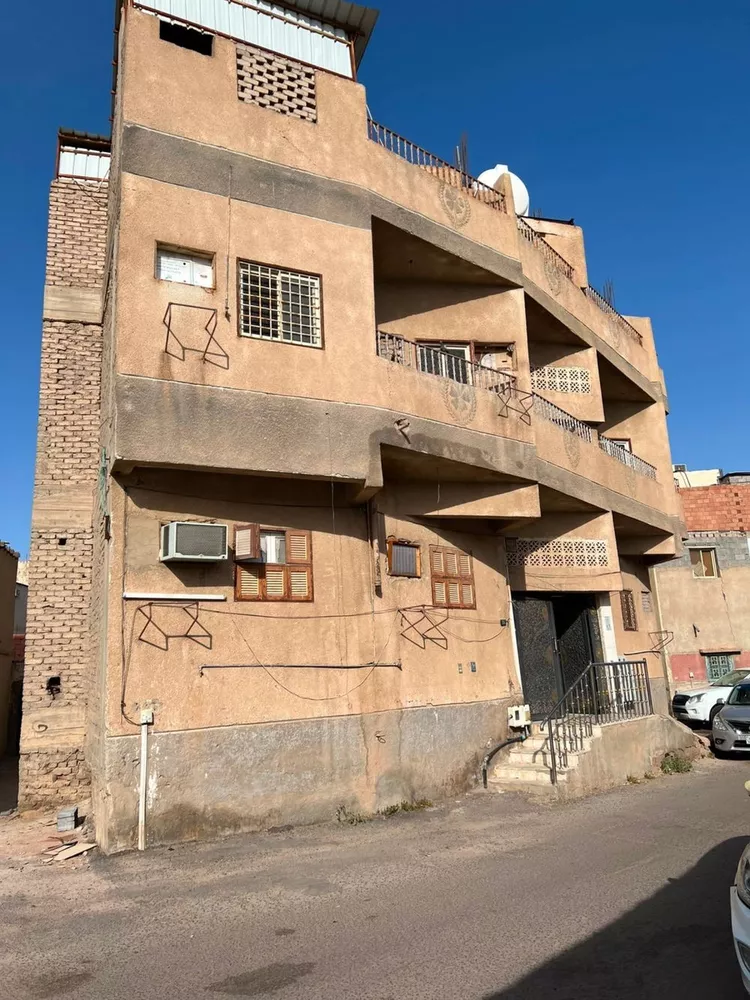 عمارة للبيع في شارع عبدالكريم بن هوازن, حي القبلتين, مدينة المدينة المنورة, منطقة المدينة المنورة