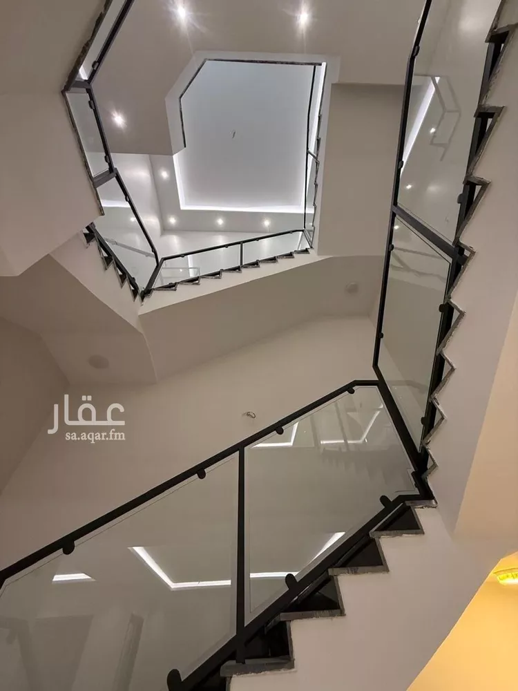 فيلا للبيع في شارع مطيه بن مالك, حي الصناعية, مدينة المدينه المنوره, منطقة المدينة المنورة صورة 5
