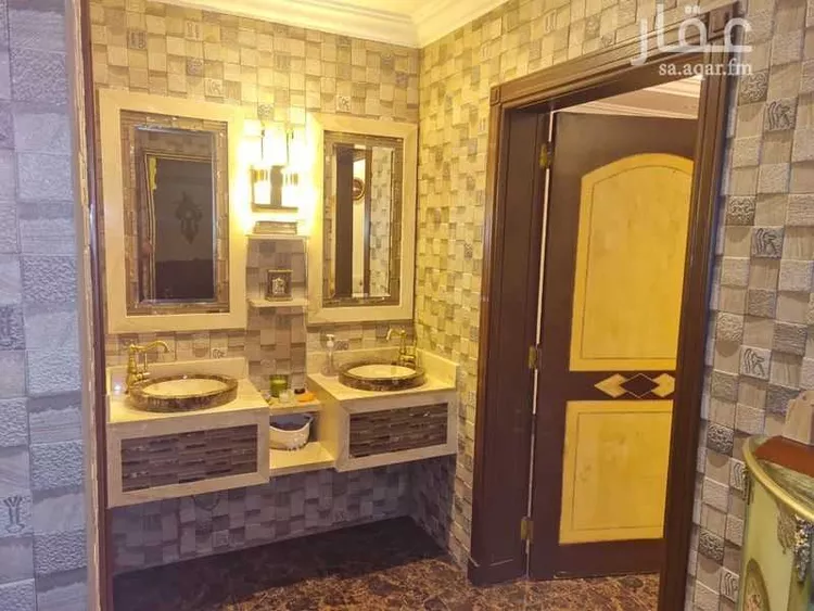 فيلا للبيع في شارع المضمار ، حي الوادي ، الرياض ، منطقة الرياض صورة 3