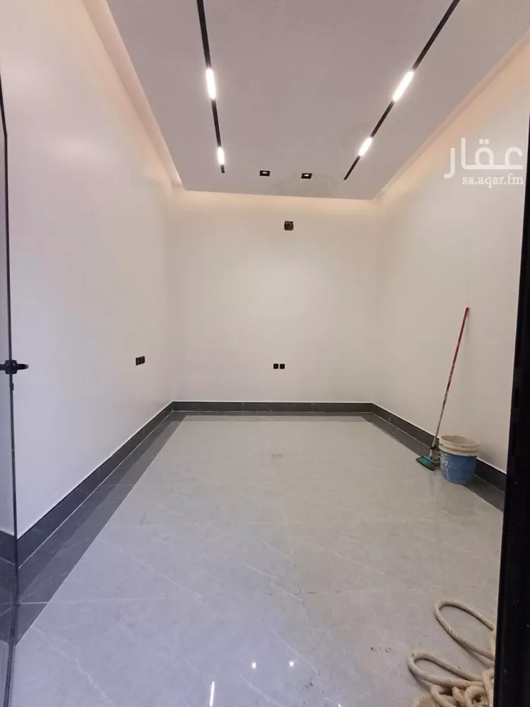فيلا للبيع في شارع إبرهيم بن علي العياشي, حي الرمال, مدينة الرياض, منطقة الرياض صورة 3