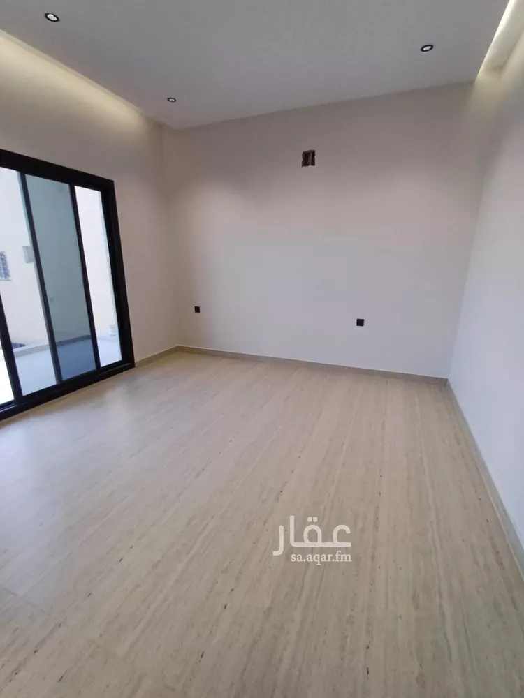 دور للبيع في شارع الشريف الكحال, حي الرمال, مدينة الرياض, منطقة الرياض 7