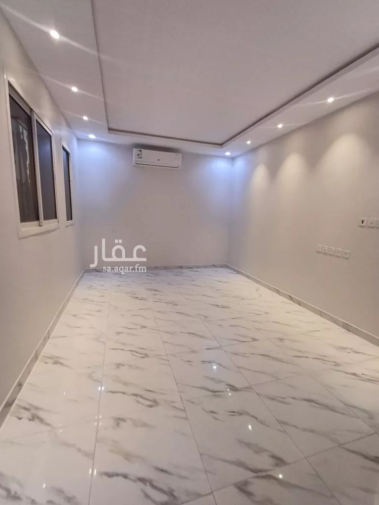 فيلا للبيع في شارع أبي أحمد القيسي, حي الرمال, مدينة الرياض, منطقة الرياض 22