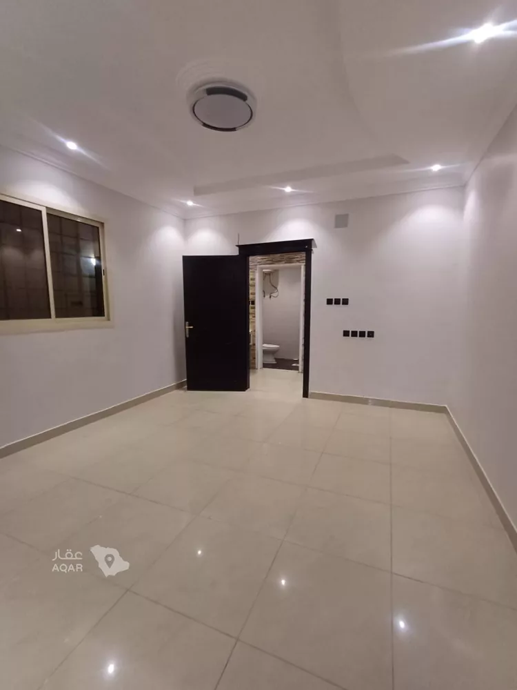 فيلا للبيع في شارع الشريف الكحال, حي الرمال, مدينة الرياض, منطقة الرياض صورة 5