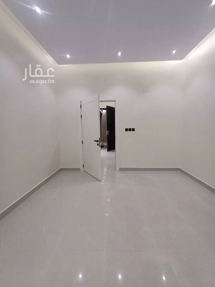 دور للبيع في شارع عبدالله العنبري, حي الرمال, مدينة الرياض, منطقة الرياض صورة 5