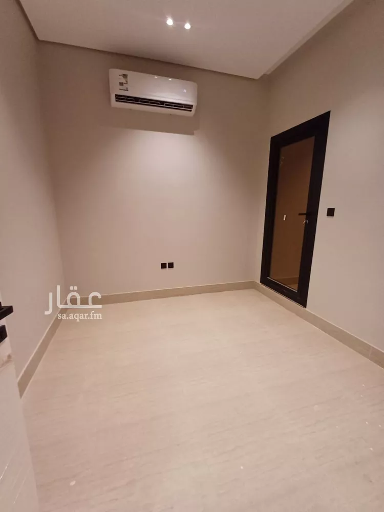 فيلا للبيع في شارع ثابت النحوي, حي الرمال, مدينة الرياض, منطقة الرياض 8