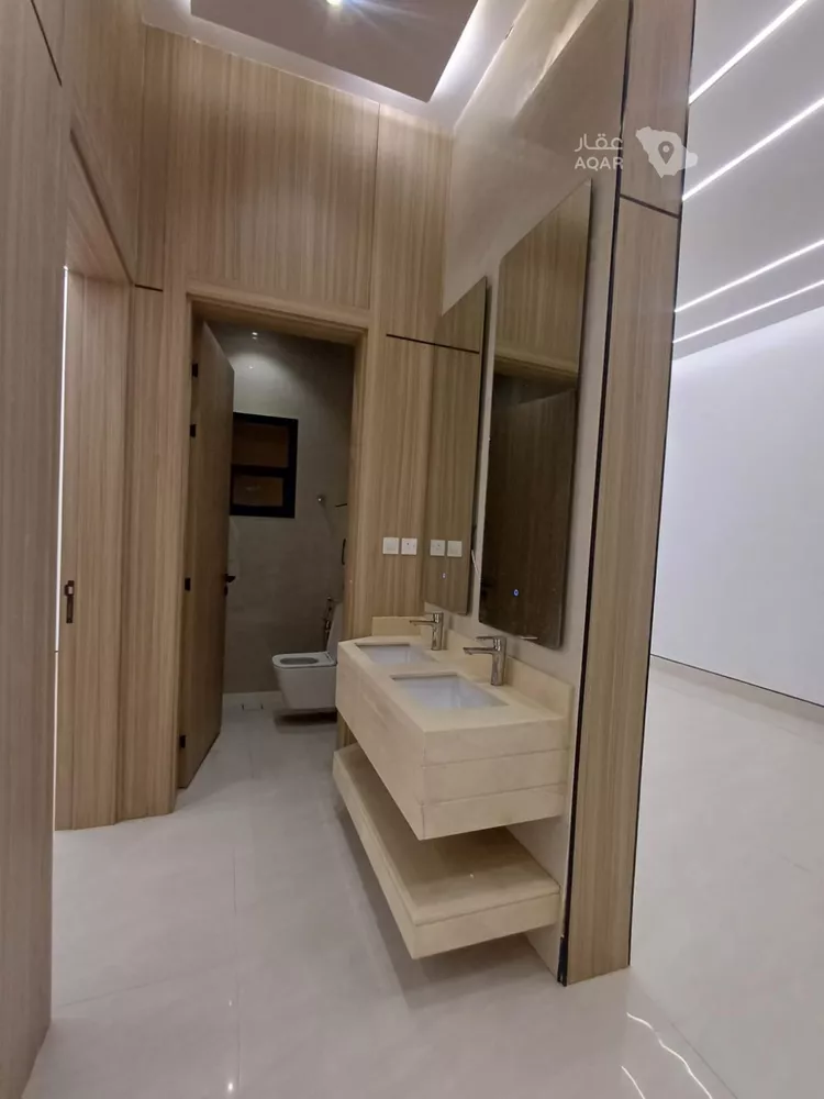 Floor for Sale in Riyadh An Nadhim 13
