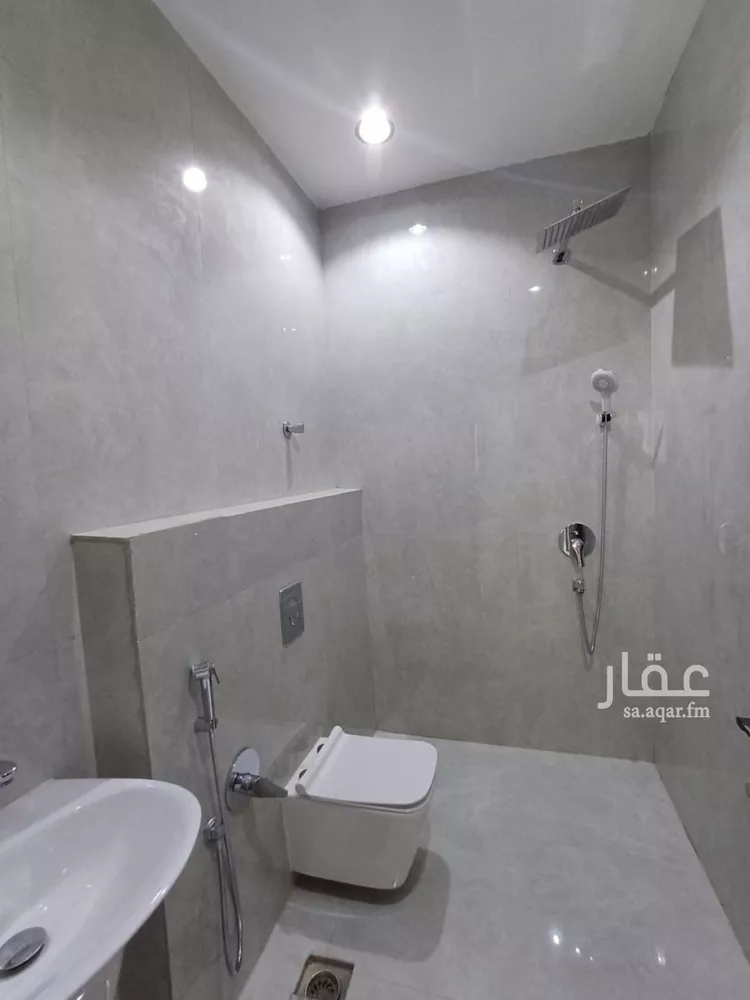 فيلا للبيع في شارع إبراهيم بن حسين, حي الرمال, مدينة الرياض, منطقة الرياض صورة 4