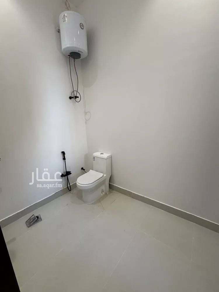 فيلا للبيع في شارع عمر بن الشهيد, حي النهضة, مدينة الرياض, منطقة الرياض صورة 2